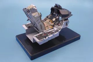 148_f_16_cockpit-064b7c30ec638c.jpeg
