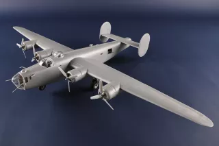 hobby-boss-us-b-24d-liberator-067b5b7a8520ad.jpg