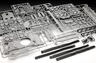 revell-135-leopard-2a4-special-decoration-40th-anniversary-06aa3e2157e266.jpg